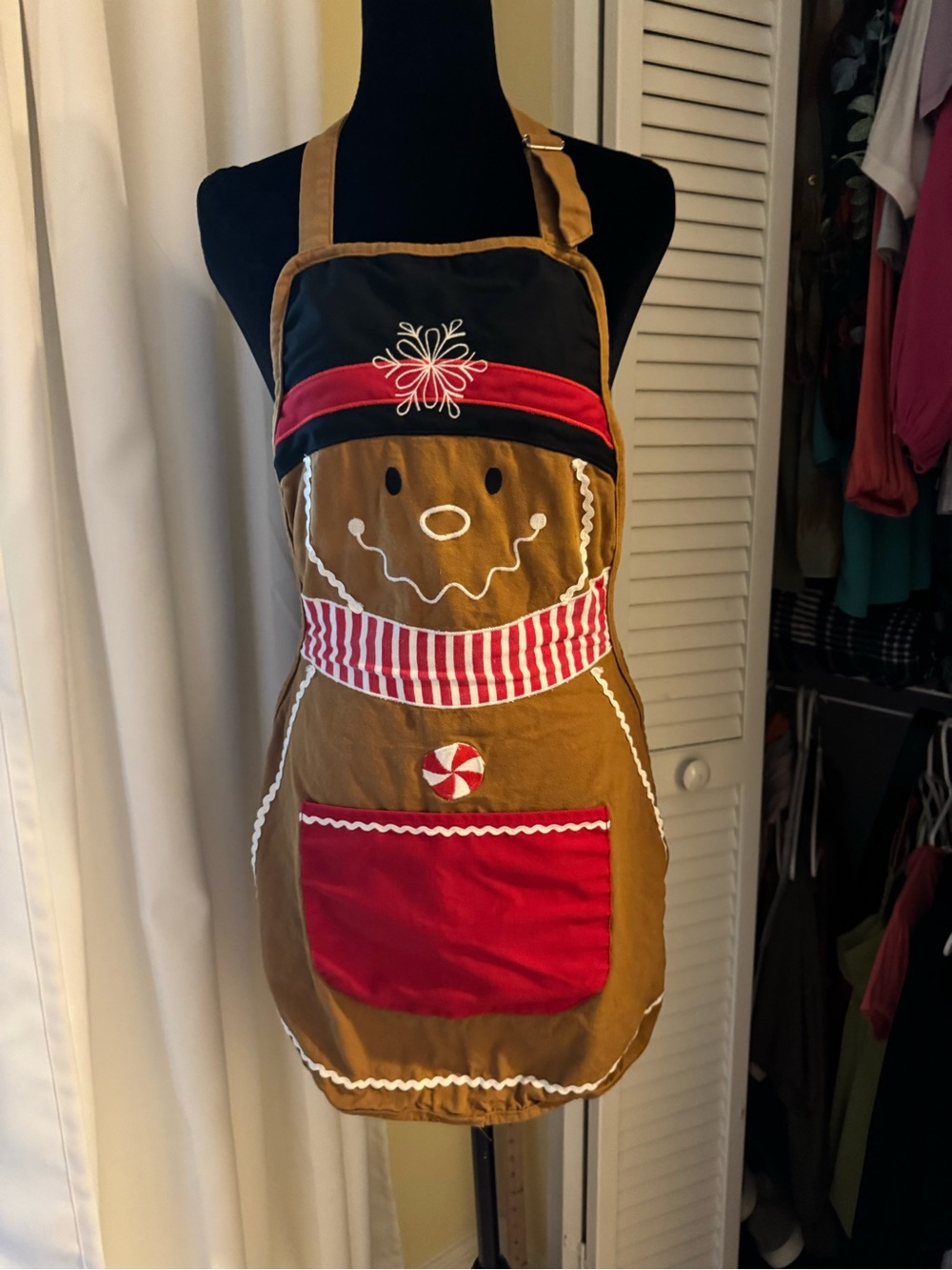 Gingerbread Holiday Apron with Red Pocket